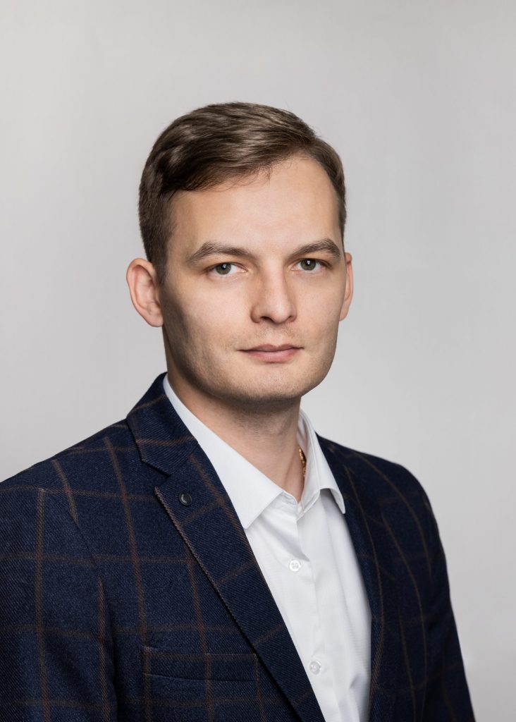                         Evtekhov Roman
            